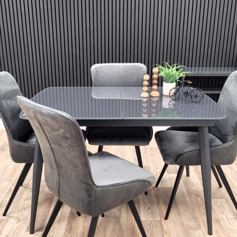Riva table with austin chairs